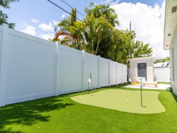 Luxurious 4-Bedroom Vacation Home in West Palm Beach