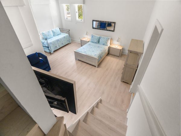 Beach Bliss Awaits in Hollywood Vacation Home
