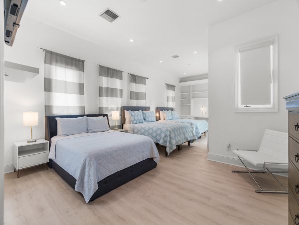 Beach Bliss Awaits in Hollywood Vacation Home