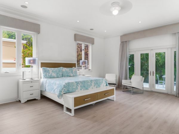 Beach Bliss Awaits in Hollywood Vacation Home