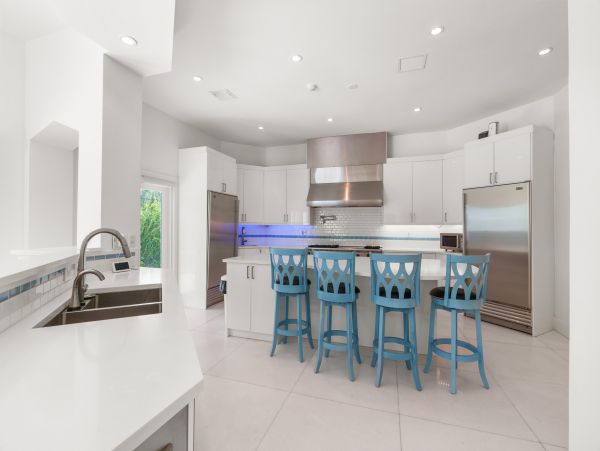 Beach Bliss Awaits in Hollywood Vacation Home
