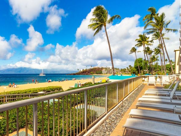 Luxurious Lahaina Condo: Beachfront Pool, Hot Tub, and More