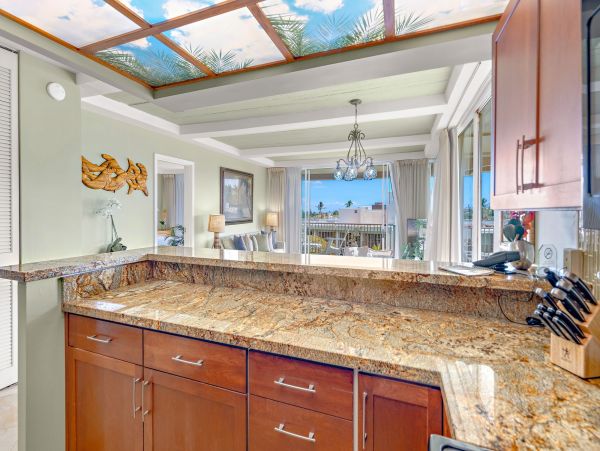 Luxurious Lahaina Condo: Beachfront Pool, Hot Tub, and More