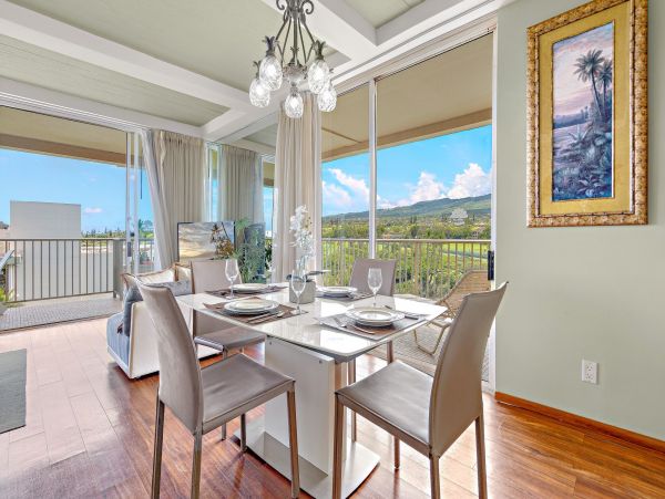 Luxurious Lahaina Condo: Beachfront Pool, Hot Tub, and More