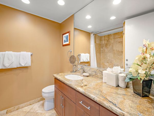 Luxurious Lahaina Condo: Beachfront Pool, Hot Tub, and More