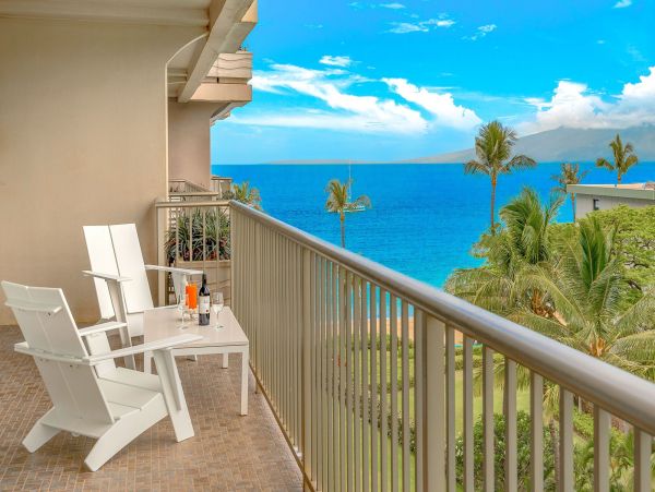 Luxurious Lahaina Condo: Beachfront Pool, Hot Tub, and More