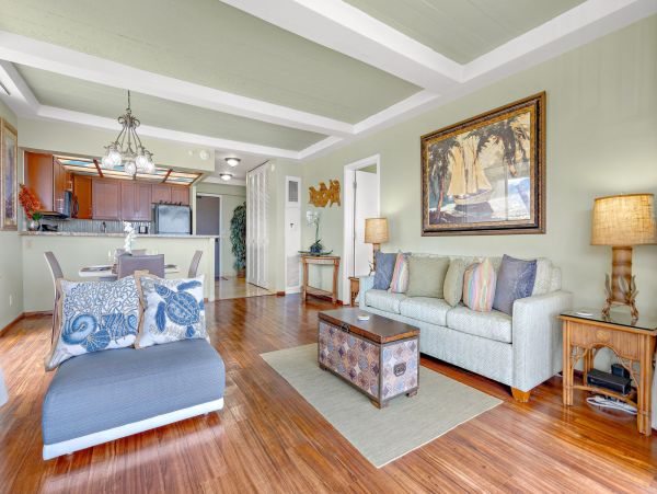 Luxurious Lahaina Condo: Beachfront Pool, Hot Tub, and More
