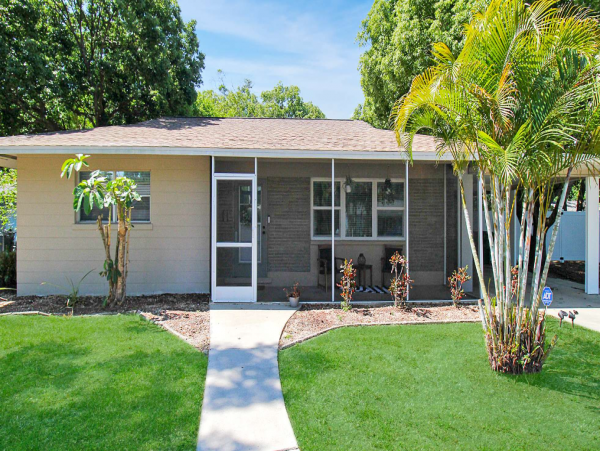 Charming 2 Bedroom Vacation Home with Private Pool
