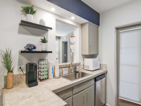 Charming 2 Bedroom Vacation Home with Private Pool