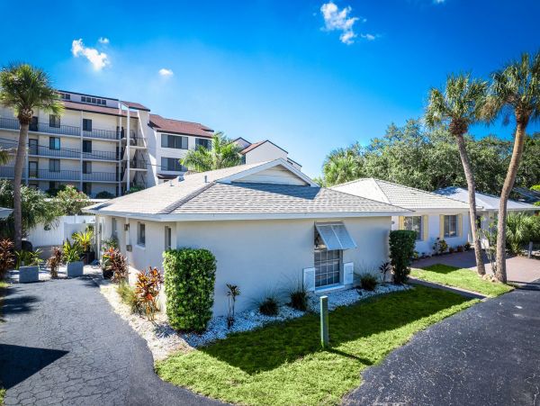 Cozy Vacation Rental with 2 Bedrooms in Siesta Key