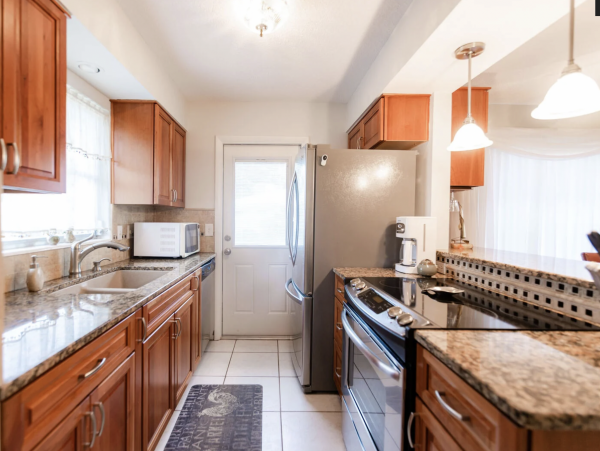 Single Story Free Standing Siesta Key Vacation Villa WOW!