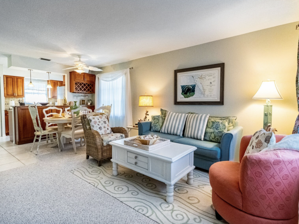 Single Story Free Standing Siesta Key Vacation Villa WOW!