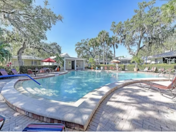 Single Story Free Standing Siesta Key Vacation Villa WOW!