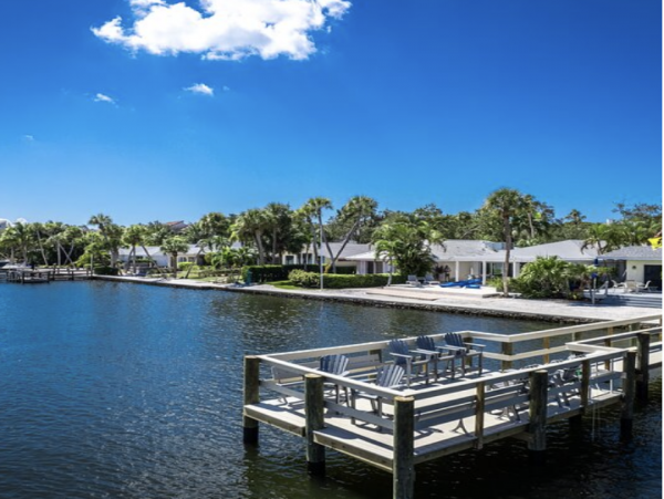 Single Story Free Standing Siesta Key Vacation Villa WOW!