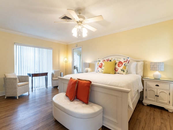 An Enchanting Two Bedroom Getaway in Siesta Key