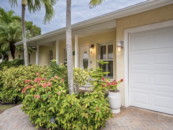An Enchanting Two Bedroom Getaway in Siesta Key