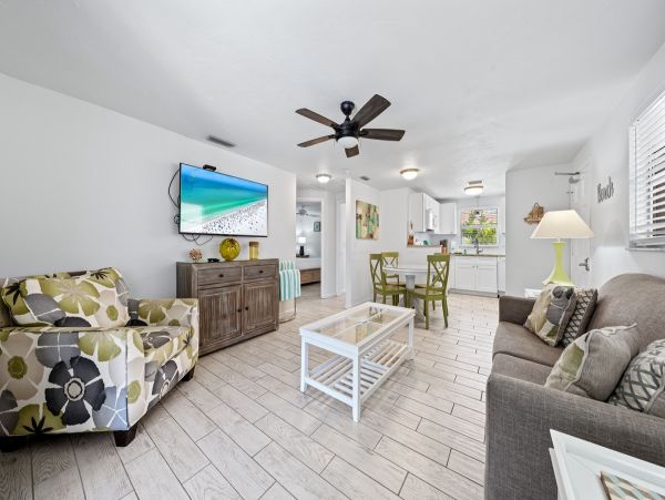 Lovely Siesta Key Vacation Rental with 2 Bedrooms