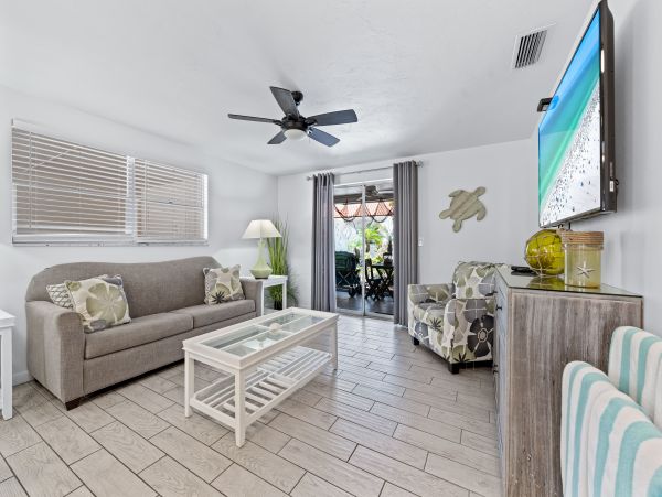 Lovely Siesta Key Vacation Rental with 2 Bedrooms