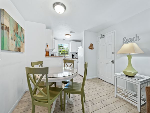 Lovely Siesta Key Vacation Rental with 2 Bedrooms