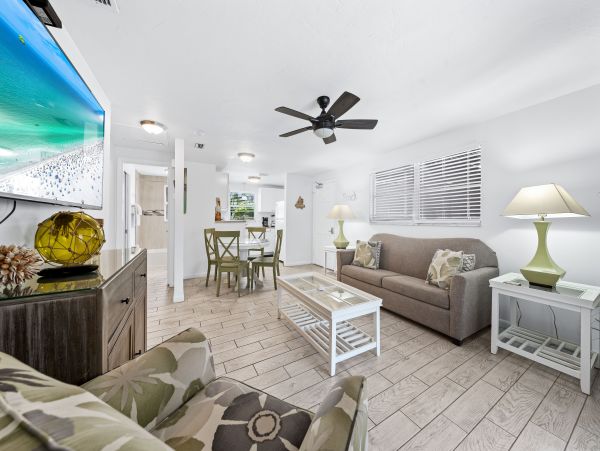 Lovely Siesta Key Vacation Rental with 2 Bedrooms