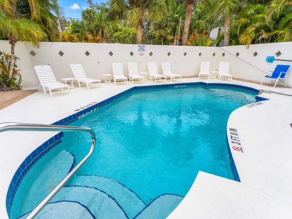 Lovely Siesta Key Vacation Rental with 2 Bedrooms