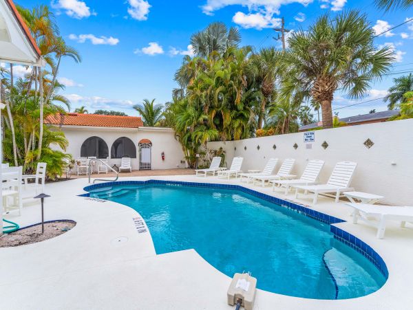 Lovely Siesta Key Vacation Rental with 2 Bedrooms