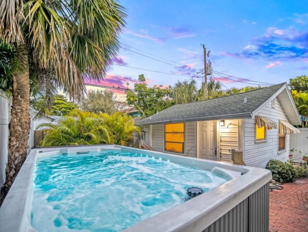 Idyllic Family Retreat with 2 Bedrooms & 1/2 Block to Beach