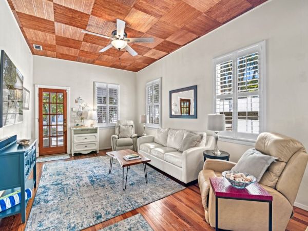 Idyllic Family Retreat with 2 Bedrooms & 1/2 Block to Beach