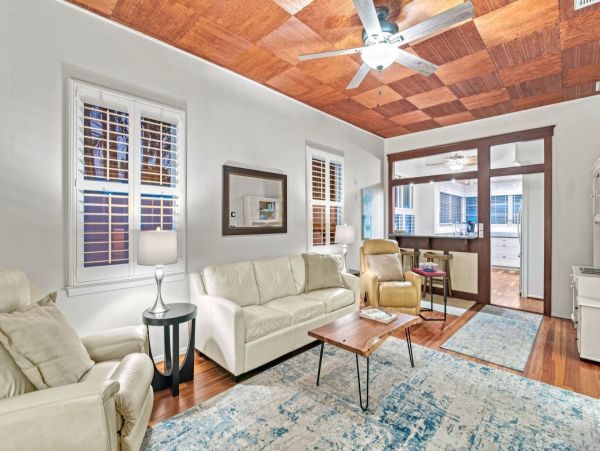 Idyllic Family Retreat with 2 Bedrooms & 1/2 Block to Beach