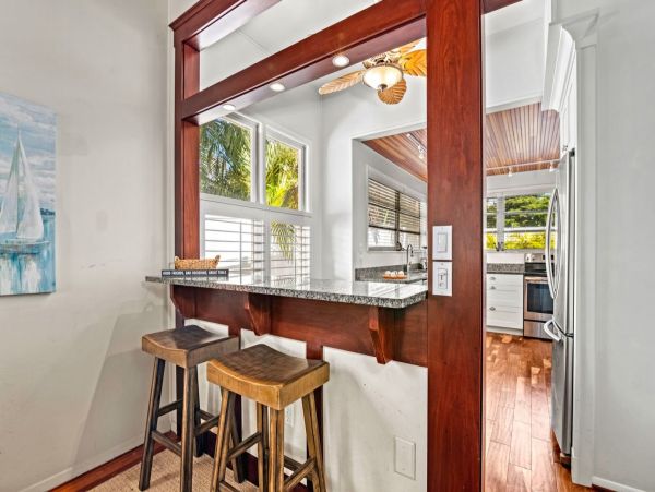 Idyllic Family Retreat with 2 Bedrooms & 1/2 Block to Beach