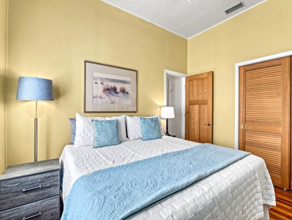 Idyllic Family Retreat with 2 Bedrooms & 1/2 Block to Beach