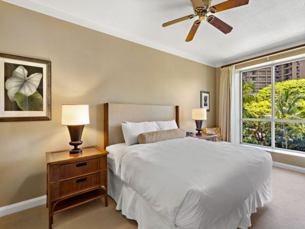 Luxurious Kaanapali Vacation 4-Bedroom Oceanfront Suites