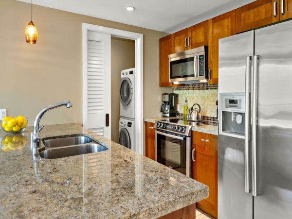 Luxurious Kaanapali Vacation 4-Bedroom Oceanfront Suites