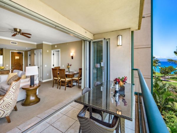 Luxurious Kaanapali Vacation 4-Bedroom Oceanfront Suites