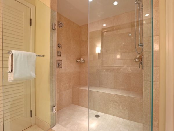 Luxurious Kaanapali Vacation 4-Bedroom Oceanfront Suites
