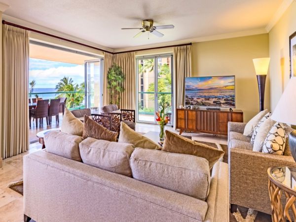 Luxurious Kaanapali Vacation 4-Bedroom Oceanfront Suites
