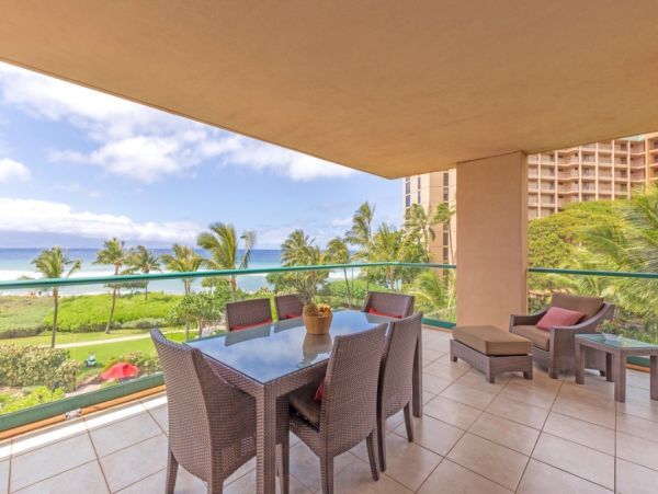 Luxurious Kaanapali Vacation 4-Bedroom Oceanfront Suites