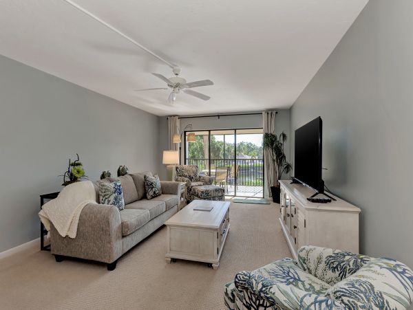 Cozy Vacation Rental 2 Bedroom & Lagoon Views