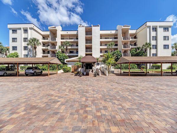 Cozy Vacation Rental 2 Bedroom & Lagoon Views