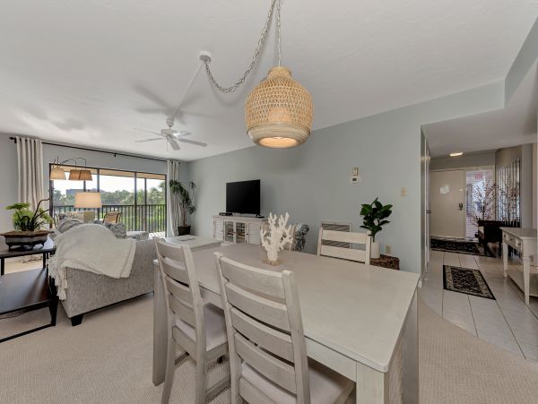 Cozy Vacation Rental 2 Bedroom & Lagoon Views