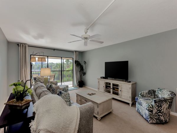 Cozy Vacation Rental 2 Bedroom & Lagoon Views