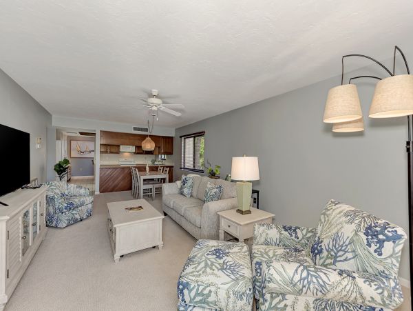 Cozy Vacation Rental 2 Bedroom & Lagoon Views