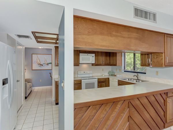 Cozy Vacation Rental 2 Bedroom & Lagoon Views