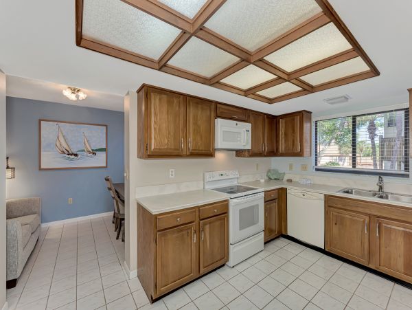 Cozy Vacation Rental 2 Bedroom & Lagoon Views