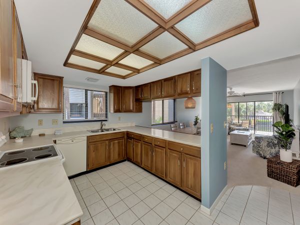 Cozy Vacation Rental 2 Bedroom & Lagoon Views
