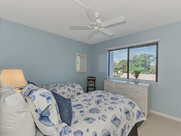 Cozy Vacation Rental 2 Bedroom & Lagoon Views