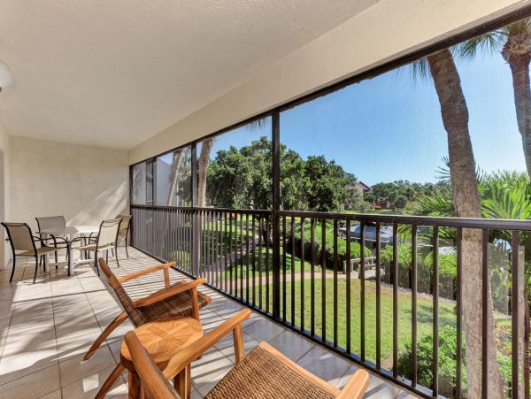 Cozy Vacation Rental 2 Bedroom & Lagoon Views