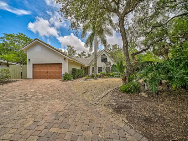 Tropical Oasis with 4 Bedrooms in Siesta Key