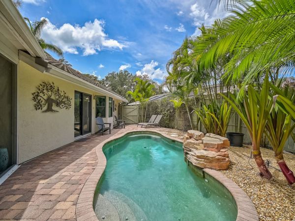 Tropical Oasis with 4 Bedrooms in Siesta Key