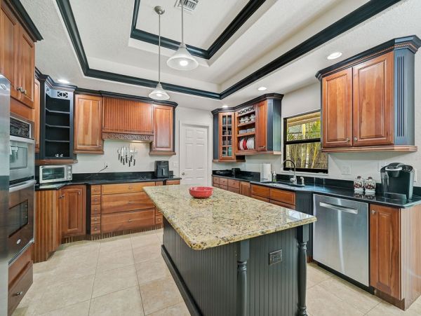 Tropical Oasis with 4 Bedrooms in Siesta Key